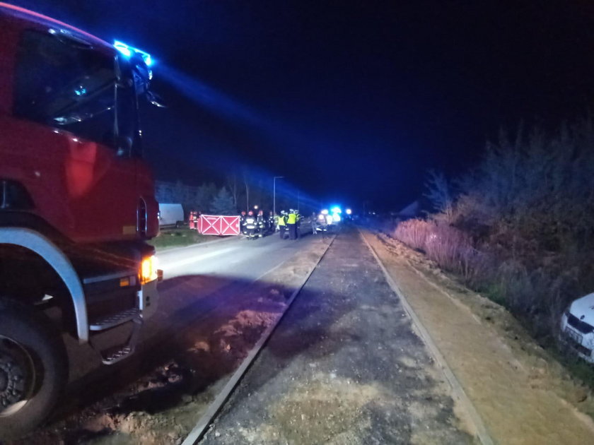 Wypadek w Wawrowie. Zginął kierowca volkswagena