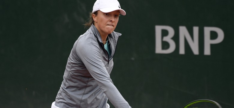 Awans Świątek do drugiej rundy debla French Open