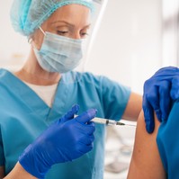 AstraZeneca után Pfizer vakcina jöhet 2. dózisban?
