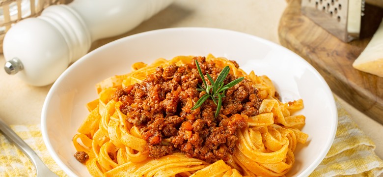 Pyszny obiad na środę. Podajemy przepis, Ty gotujesz. Makaron po bolońsku