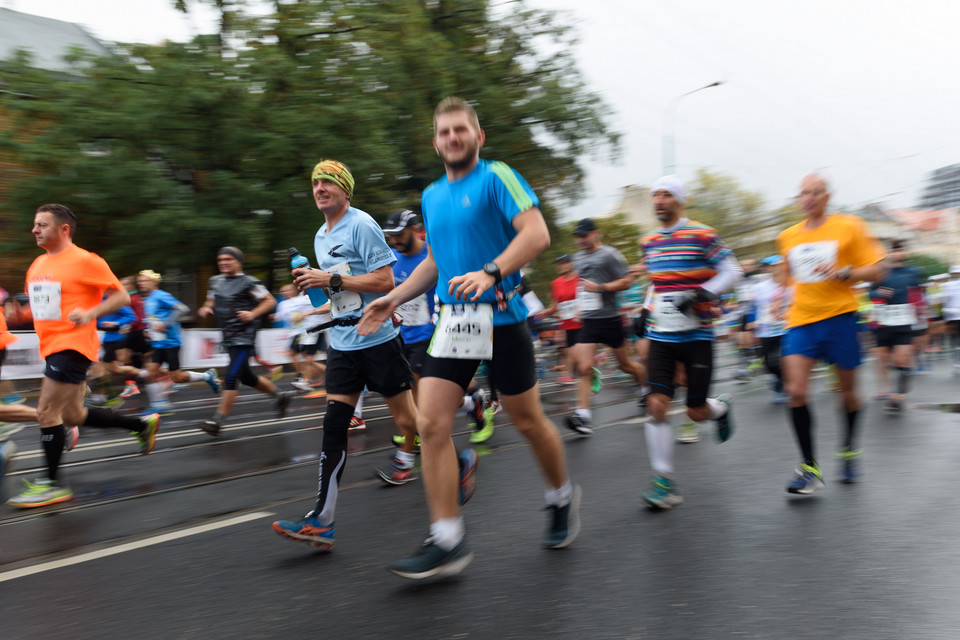 POZNAŃ LEKKOATLETYKA 17. PKO POZNAŃ MARATON (biegacze )