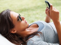 Nowy pomysł Fuji. Cienkie głośniki, które da się wyginać