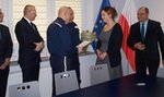 Znalazła w bankomacie pieniądze i odniosła na policję