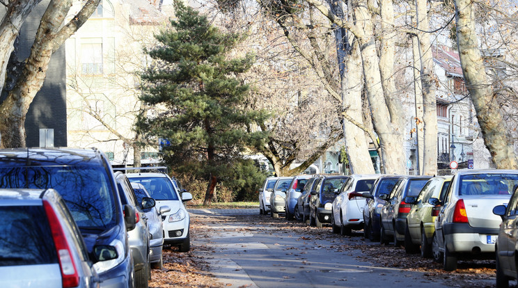 Jó pénzt hozott a parkolás, csak nem a kerületeknek / Illusztráció: Fuszek Gábor