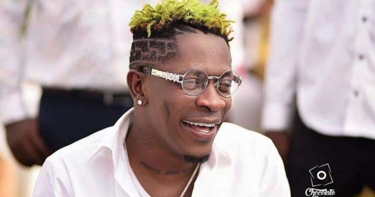 Shatta Wale offers cash gift to unemployed man who found missing GH100K and returned it - Vimarsana News