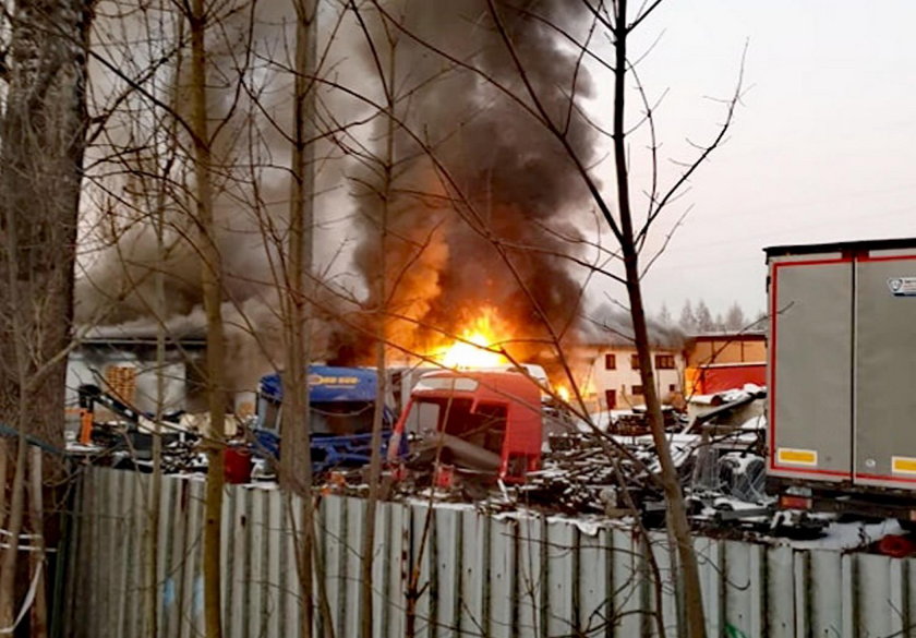 Ogromny pożar na Podhalu. Płonie hala w Szaflarach