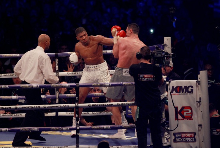 Joshua znokautował Kliczkę w walce gigantów. Brytyjczyk nowym mistrzem WBA, IBF i IBO