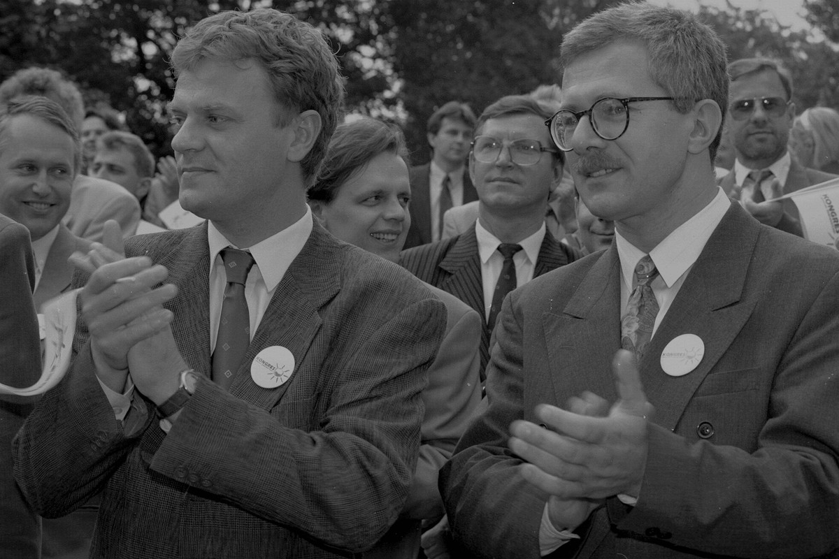 Rok 1993 - Donald Tusk i Jacek Merkel na konwencji wyborczej KLD