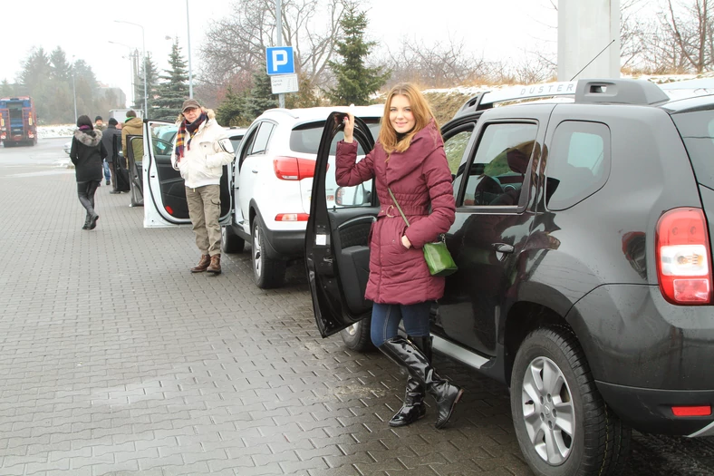 W drodze na tor Czytelnicy kilkakrotnie zmienili się za kierownicą. Dzięki temu mogli poznać zachowanie aut i je porównać.