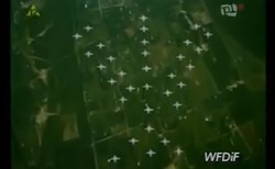 Tak wyglądała defilada 1000-lecia! "Nad Warszawą orzeł piastowski z 35 bombowców IŁ-28"