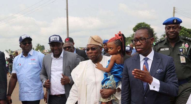 Obasanjo commissions road projects in Delta state.