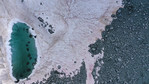 Glony zmieniają kolor lodowca Presena (Włochy) na różowy