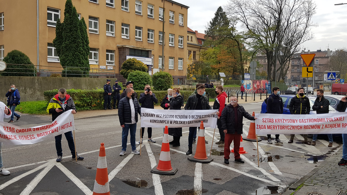 Koronawirus. Restauratorzy w Lublinie protestują przeciw obostrzeniom