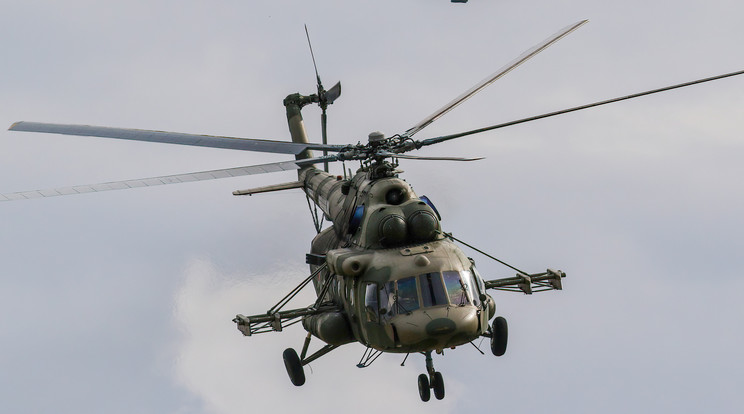 Az incidens miatt Blaszczak  a lengyel-fehérorosz határon szolgáló katonák létszámának növelését rendelte el, valamint "többleterők és eszközök, ezen belül harci helikopterek odacsoportosítását" (illusztráció) / Fotó: Northfoto