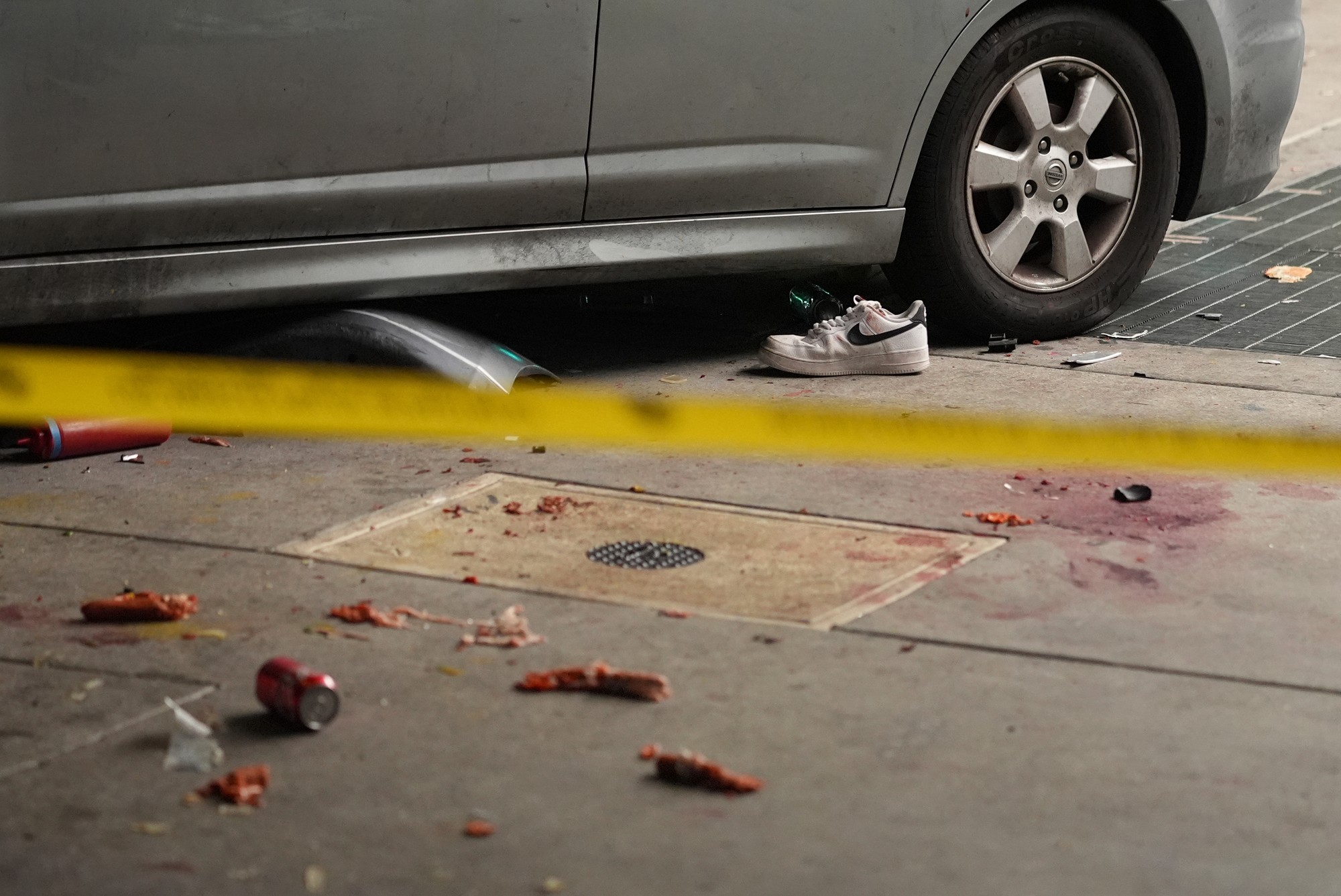 Do davu ľudí v štvrti East Hollywood v americkom meste Los Angeles narazilo vozidlo.