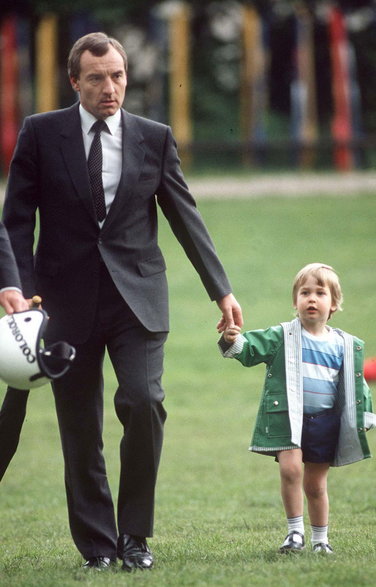 Barry Mannakee z trzyletnim synem Diany, księciem Williamem