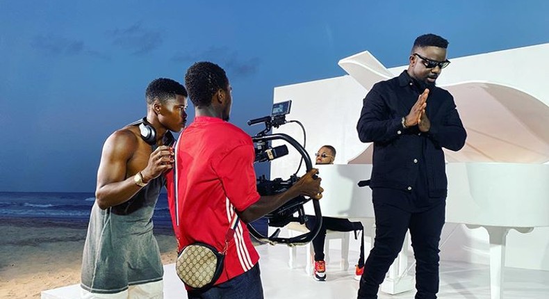 Babs Direction and Sarkodie on set of video shoot