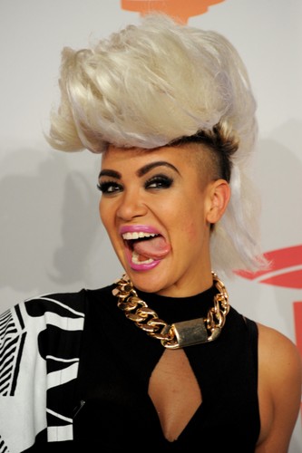 Eva Simons na czerwonym dywanie MTV EMA 2013