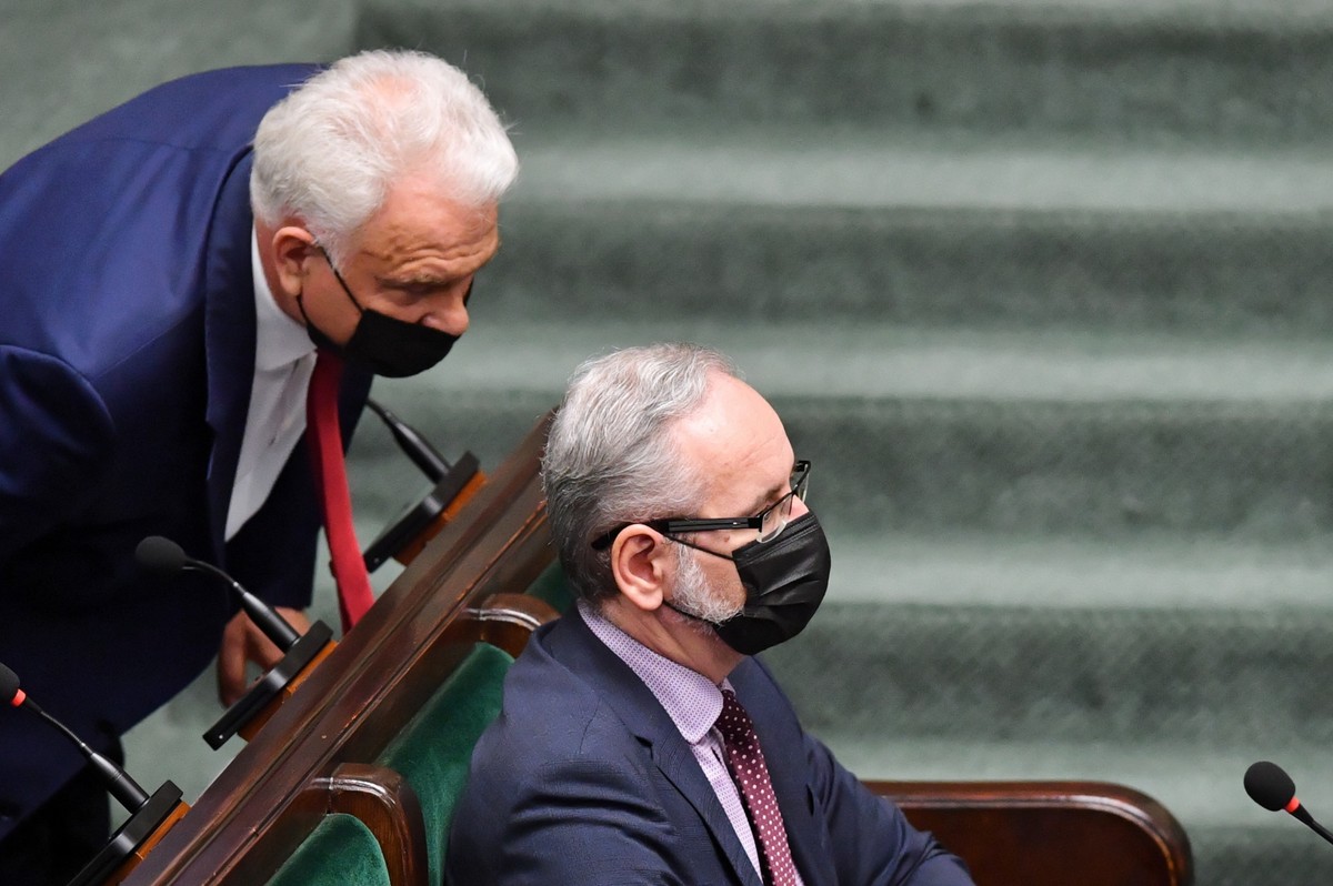 Adam Niedzielski na sali sejmowej