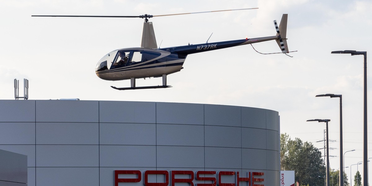 Helikopter wylądował na parkingu w Łodzi