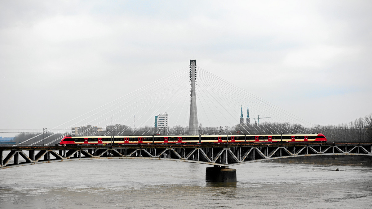 Zamknięcie mostu średnicowego oznacza wstrzymanie ruchu na odcinku Warszawa Śródmieście - Warszawa Wschodnia. Większość pociągów dojedzie tylko do Dworca Wschodniego lub Zachodniego. Sprawdź organizację ruchu!