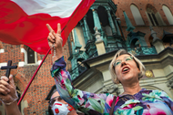 Kurator Barbara Nowak odmawia różaniec, bo przez Kraków idzie Marsz Równości, 29 sierpnia 2020 r.