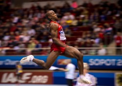 Mistrz olimpijski w skoku w dal chce zdobyć w Tokio złoty medal dla mamy