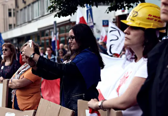 O co chodzi młodym zwolennikom KOD-u? Zajrzałam do ich namiotu, by się o tym przekonać