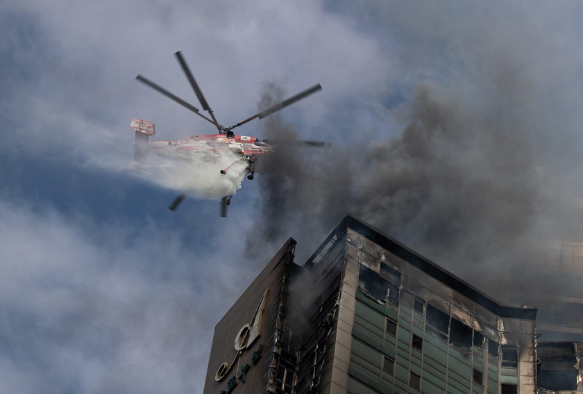 Fire at apartment building in Ulsan