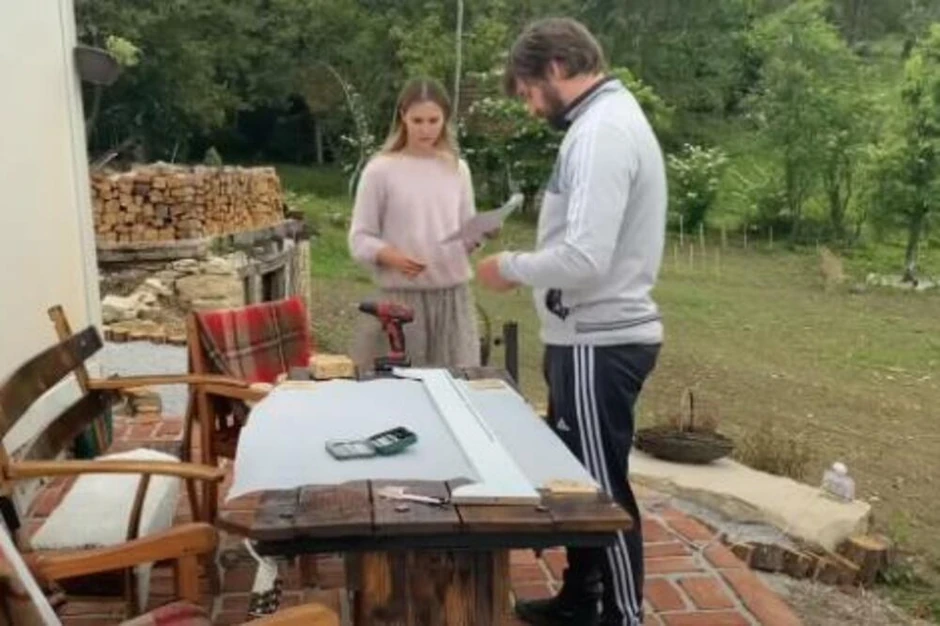 Nevena i Marko Vukes tokom boravka u kontjeneru