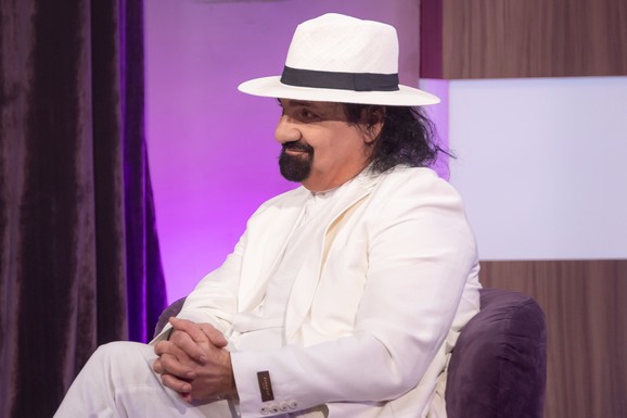 OD SRPSKE KAFANE DO KREMLJA Našeg kompozitora odlikovao lično Vladimir Putin, Ceca ga pitala jedno: "Je li bila i neka koverta?"