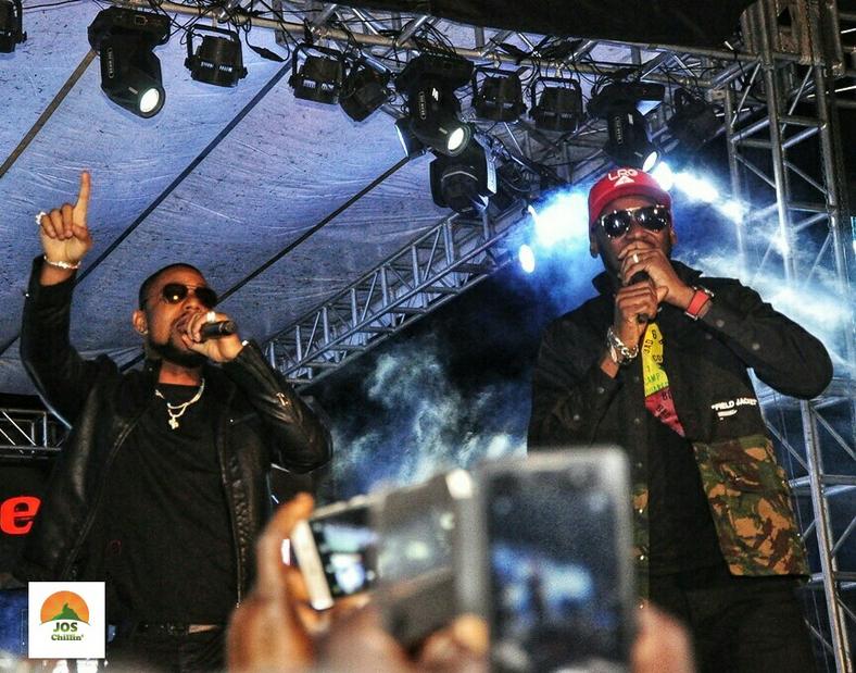 Alexx Ekubo performing alongside 2baba at Jos Chillin' Mega Fiesta 2019 