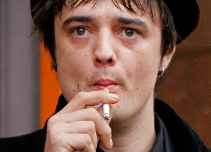 Pete Doherty chlusnął w dziennikarzy ketchupem