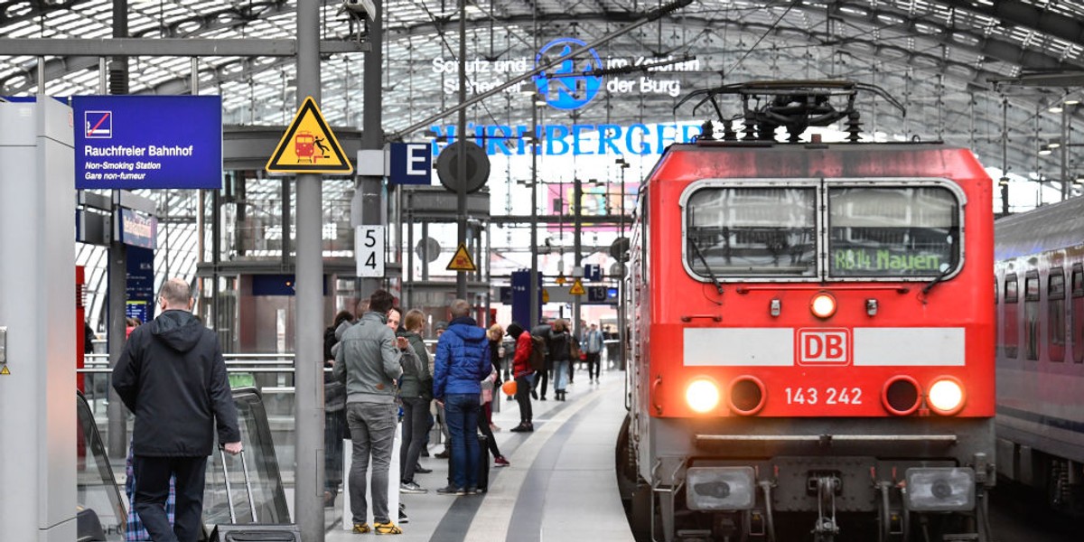 Deutsche Bahn mogą w tym roku zanotować rekordową stratę. Trwają prace nad pakietem pomocowym dla niemieckiego narodowego przewoźnika kolejowego. Jego konkurenci zwracają jednak uwagę, że prywatne firmy kolejowe też są istotne z punktu widzenia całego systemu. 