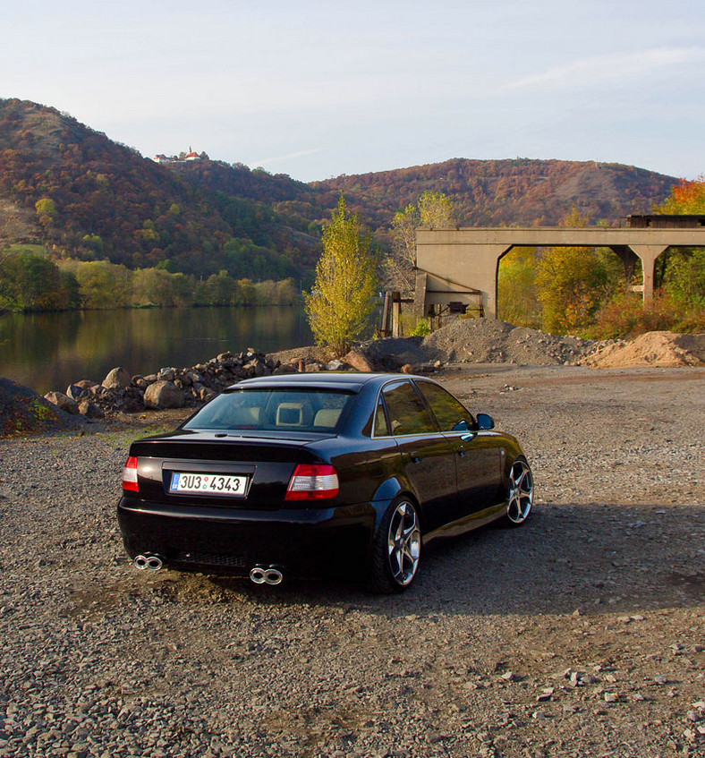 Garaż tunera: Audi A4 – dama w czerni