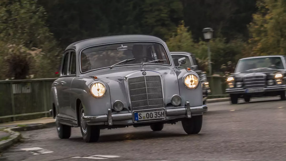 Mercedes-Benz 220 "Ponton"