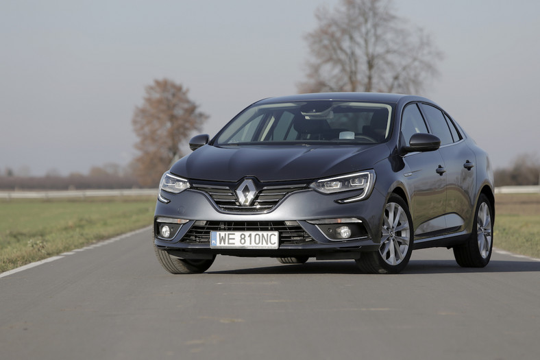 Renault Mégane GrandCoupé 1.5 dCi Co się kryje za ładną