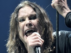 Po 40 latach hulaszczego życia gwiazdor wydał poradnik!