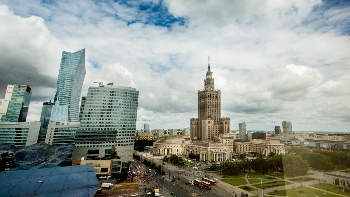 Członkowie ruchów lokatorskich, m.in. związanych z reprywatyzowanymi nieruchomościami są w składzie 9-osobowej Rady Społecznej przy komisji weryfikacyjnej ds. reprywatyzacji w stolicy. Uroczystość wręczenia im nominacji odbyła się w piątek w resorcie sprawiedliwości.