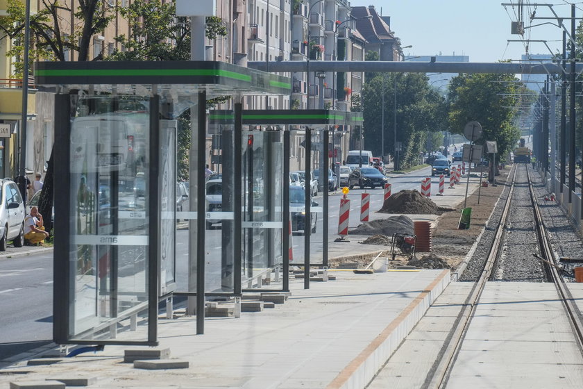 Tramwaje wracają po remoncie na ulicę Królowej Jadwigi