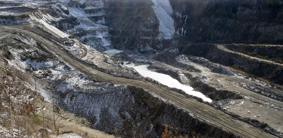 Posledice ograničenja mogle bi biti dalekosežne jer se grafit koristi u olovkama, preko električnih automobila do sistema za nacionalnu odbranu SAD