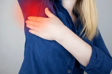 Csomó a hónaljban: mellrákot jelez, vagy ártalmatlan nyirokcsomó-megnagyobbodást?