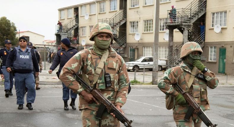 South African troops will stay on the streets of Cape Town's townships in a crackdown on gang violence