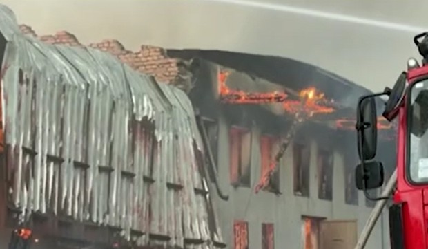 Vatra zahvatila magazin u Novom Pazaru