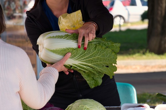 Cene proizvoda poljoprivrede i ribarstva u padu, ali voće u Srbiji "skočilo" za 68%