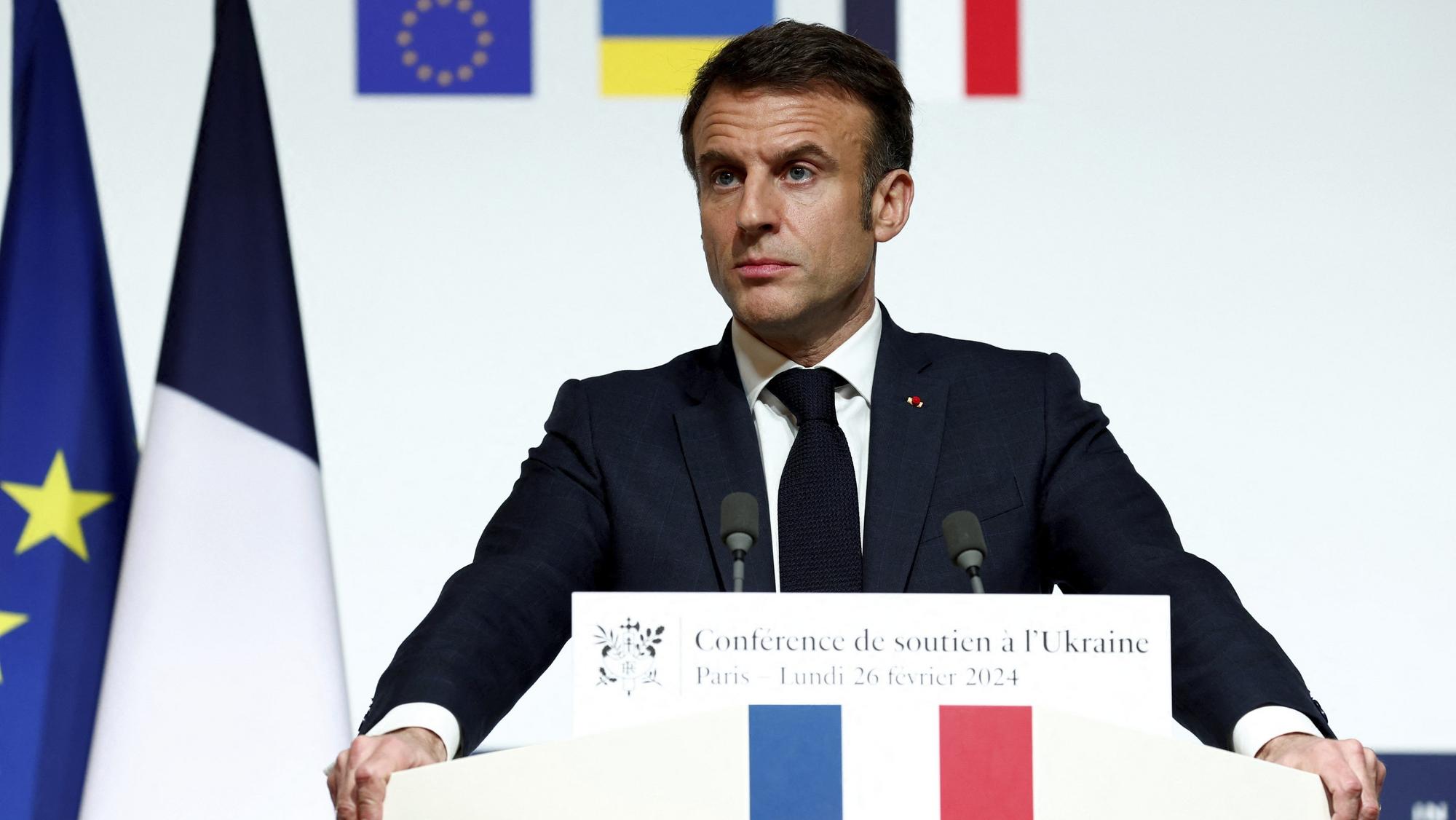 Macron kritizuje programy krajnej pravice a krajnej ľavice: Hrozí občianska vojna!