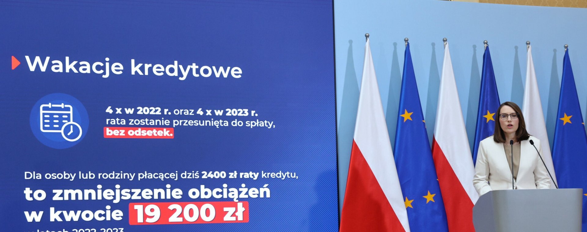 Minister finansów Magdalena Rzeczkowska w czasie majowej konferencji, na której zapowiedziano wprowadzenie wakacji kredytowych