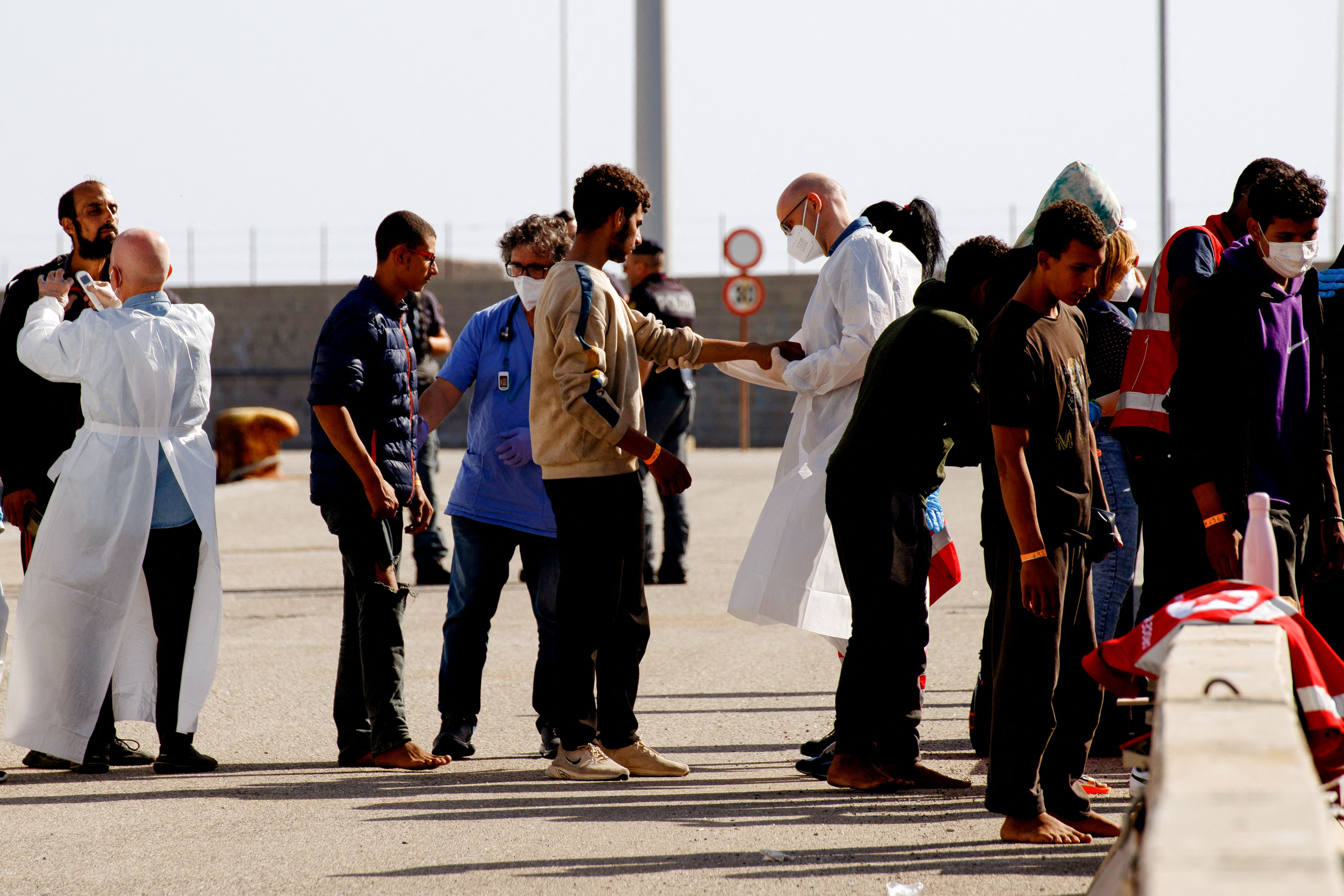 Calabria: 107 migranti sbarcano in 2 porti nella stessa giornata