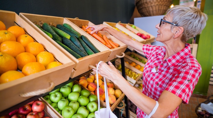Rovar- és gombaölő szerekből is lehet a megengedett határértéknél magasabb szint a zöldségekben, gyümölcsökben / Fotó: Shutterstock