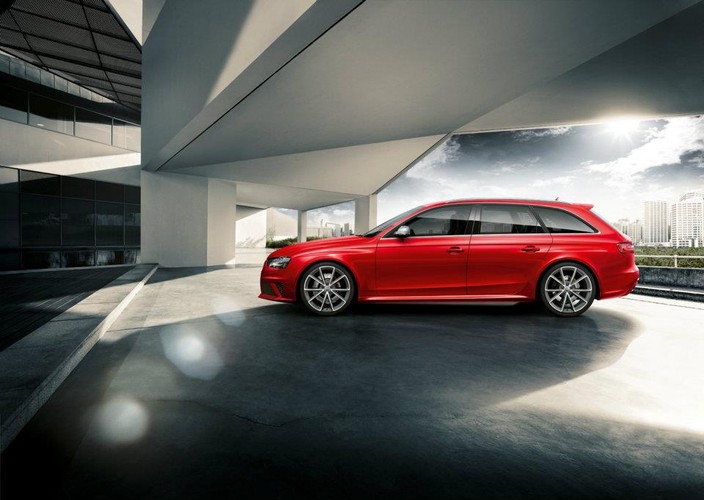 Nowe RS 4 Avant przyspiesza do 100 km/h w 4,7 s